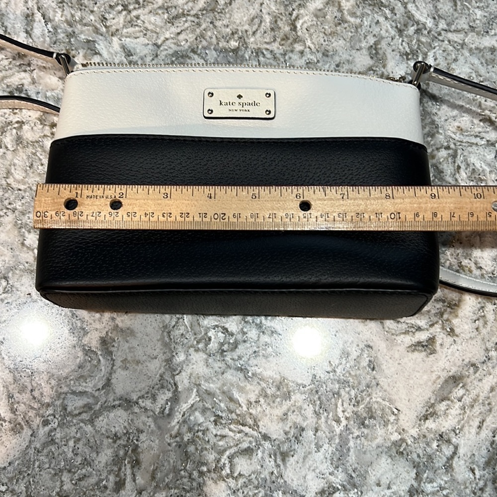 Kate Spade Crossbody - Picture 8 of 10